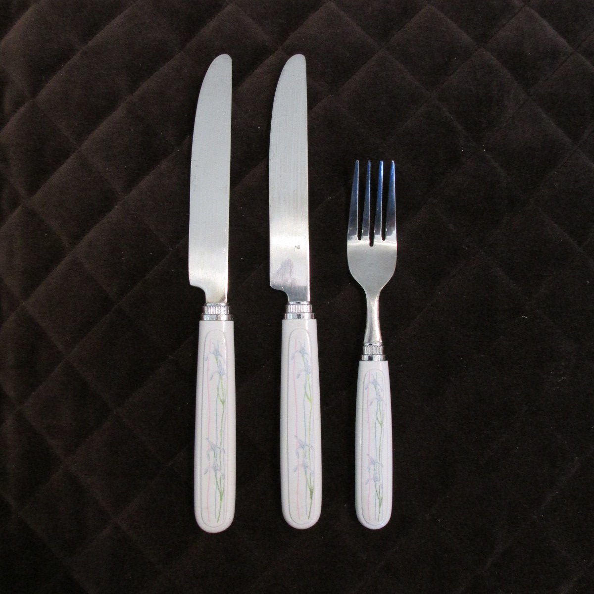 REGENT SHEFFIELD CORELLE COORDINATES TAIWAN FLATWARE SHADOW IRIS SET of