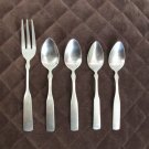 WALLACE BRAND WARE STAINLESS JAPAN FLATWARE BOSTON SET of 8 SILVERWARE REPLACEMENT