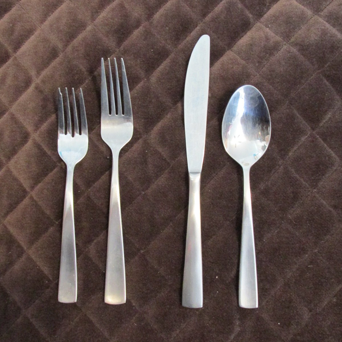 INTERNATIONAL STAINLESS CHINA FLATWARE SATIN DANFORD SET of 11