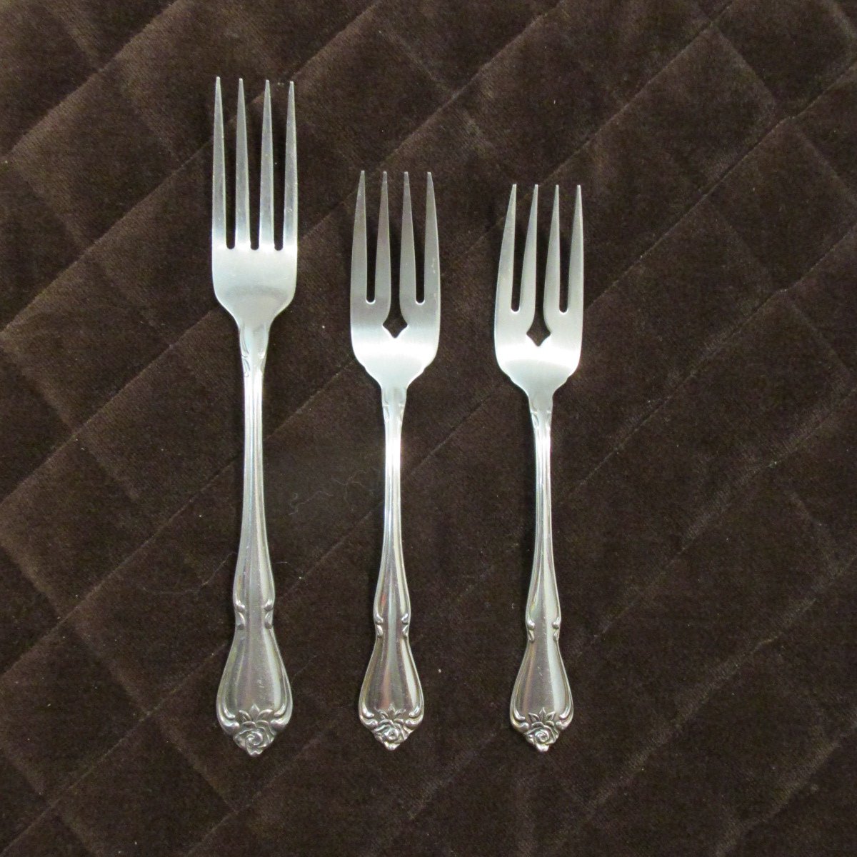 ONEIDA STAINLESS SSS FLATWARE ARBOR ROSE TRUE ROSE SET of 3 BLACK