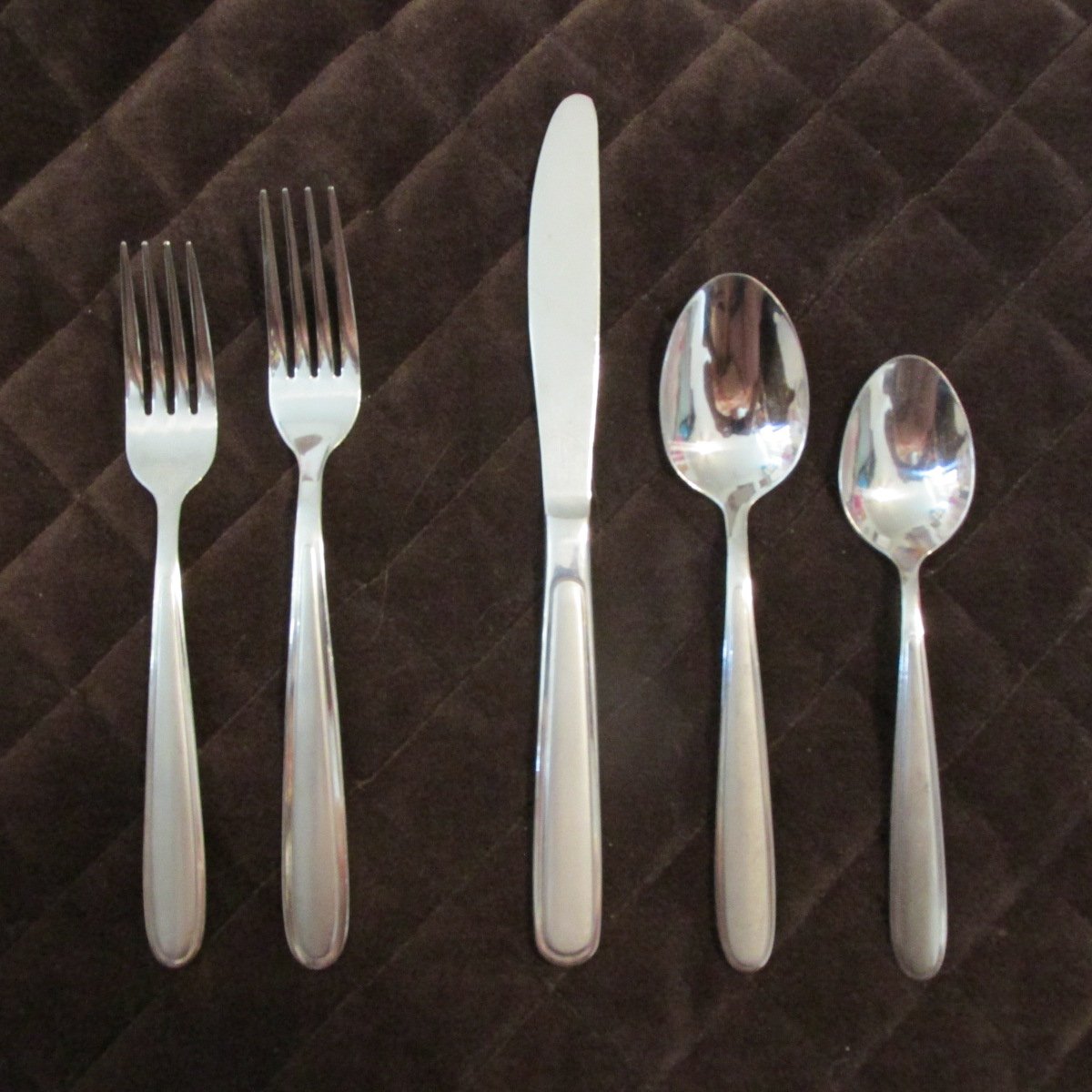 ONEIDA STAINLESS FLATWARE PENINSULA CASTLE JORDAN LAURA SET of 14