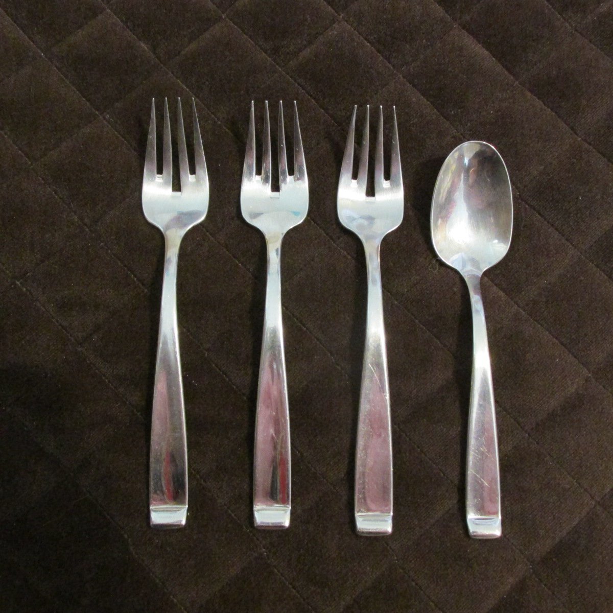 ONEIDA STAINLESS USA FLATWARE FORTE SET OF 4 SILVERWARE REPLACEMENT or CHOICE