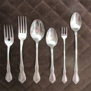 ONEIDA DISTINCTION DELUXE STAINLESS FLATWARE MANSION HALL SET of 19 SILVERWARE REPLACEMENT or CHOICE
