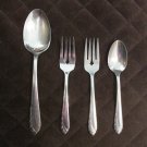 ONEIDA ONEIDACRAFT DELUXE STAINLESS FLATWARE HEART OF SWEDEN SET of 4 SILVERWARE REPLACEMENT