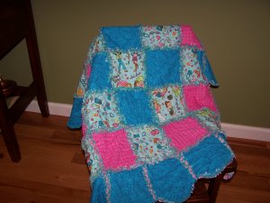 Scalloped Edged Rag Quilt