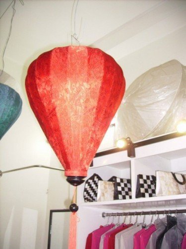 Pattern silk lantern in red