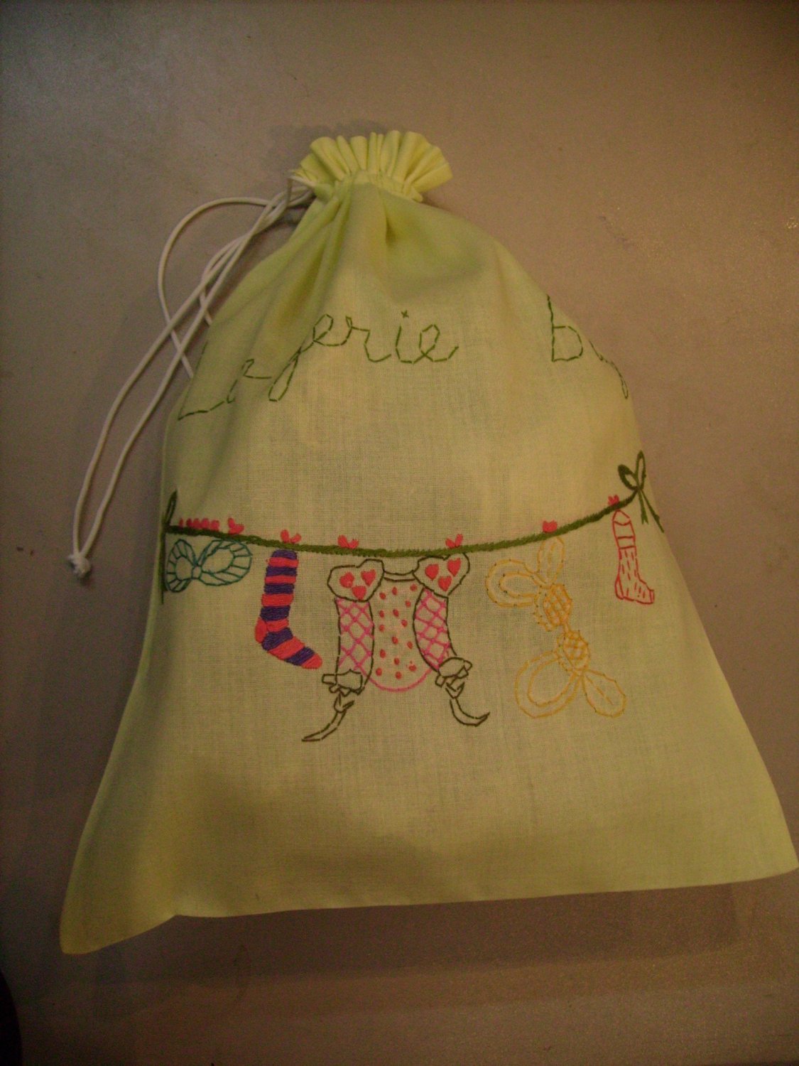 Lingerie bag in cotton