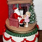 COLORFUL, BEAUTIFULLY DETAILED SANTA MUSICAL CHRISTMAS WINDUP