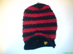 Black / Red Ski Snowboard Knit Striped Visor Beanie Cap