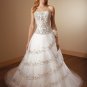 Scoop Neckline Strapless Embroidery Beading Tuller Wedding Dress Bridal Gown