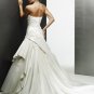Scoop Neckline Strapless Embroidery Wedding Dress Bridal Gown