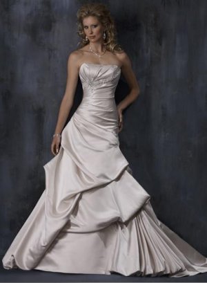 Straight Neckline Appliqued Beaded Taffeta Wedding Dress Bridal Gown