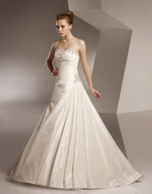 A-line Straight Neckline Appliqued Beading Wedding Dress Bridal Gown