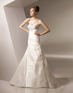 Sweetheart Appliqued Beading Backless Taffeta Wedding Dress Bridal Gown