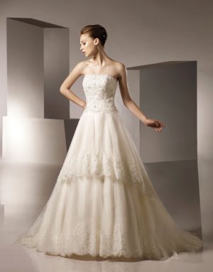 A-line Straight Neckline Appliqued Beading Tuller Wedding Dress Bridal Gown aq0028