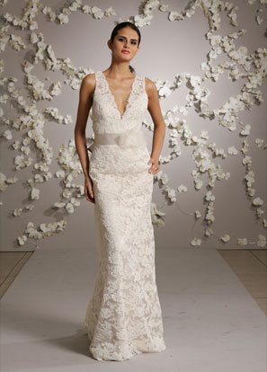 Sheath Deep V-neckline Lace Wedding Dress Bridal Gown JH008