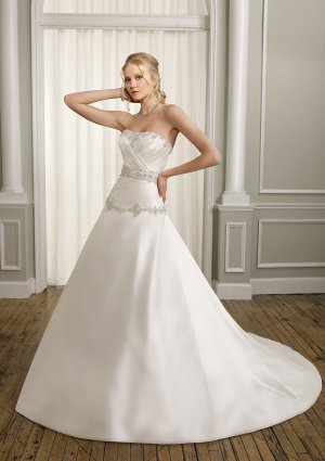 A-line Scoop Neckline Beading Applique Strapless Lace-up 2012 Wedding Dress