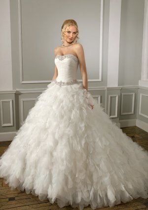 luxury Ball Gown Beading Tulle 2012 Wedding Dress