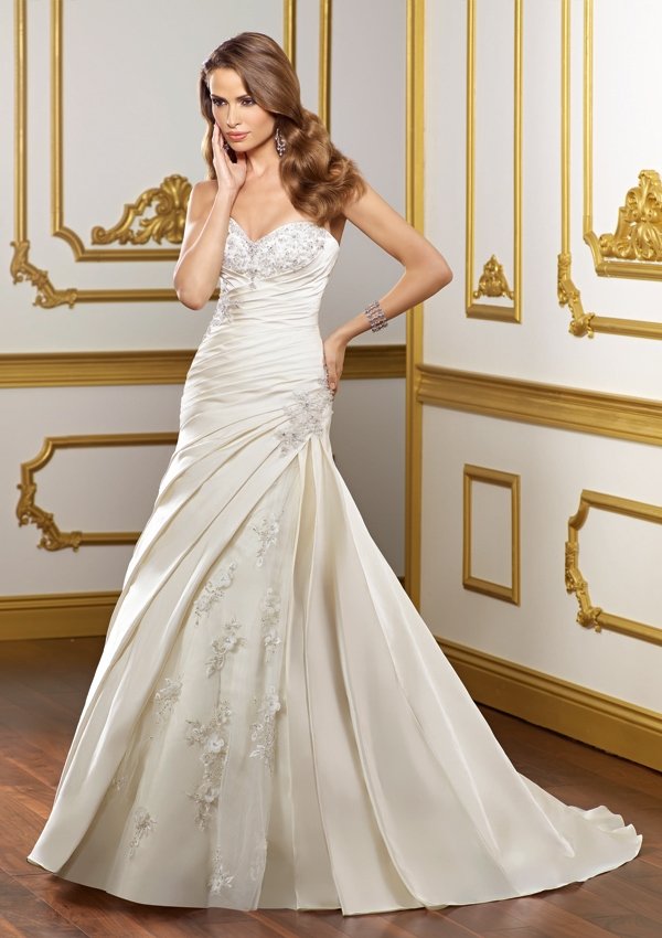 A-line Sweetheart Applique Lace-up 2012 Wedding Dress