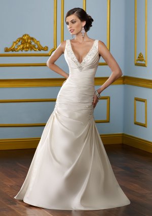 Sexy Deep V-neck 2012 Wedding Dress