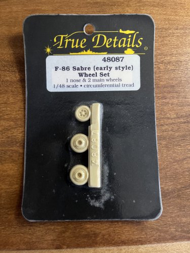True Details 1/48 F-86 Sabre (Early Style) Wheel Set 48087