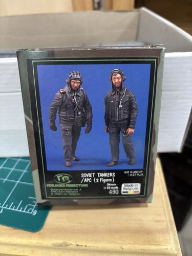 Verlinden Productions 1/35 Soviet Tankers APC 2 Figures Resin 490 Cold War Armor