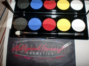 Primary colors paint kit