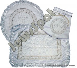 FANCY PESACH SET + AFIKUMEN + TOWEL