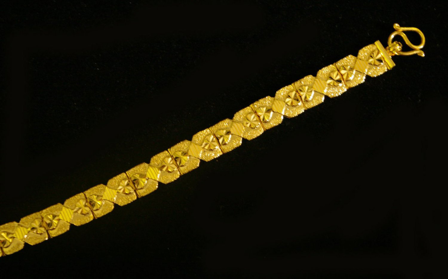 7.3 Inch unique lovely sand pattern 24K gold filled bracelet 49