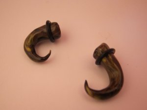 Claw Plug