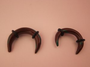 Crescent Green Plug