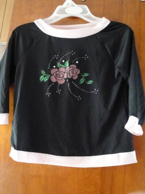 FREE SHIPING BLACK WITH SEQUIN GIRLS T-SHIRT SIZE 10-12 MEDUIM MADE IN USA