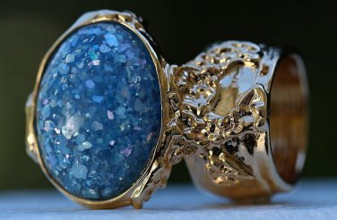 Arty Oval Ring Blue Glitter Opal Vintage Designer Gold Chunky Armor Knuckle Art Statement Size 4.5