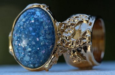 Arty Oval Ring Blue Glitter Opal Vintage Designer Gold Chunky Armor Knuckle Art Statement Size 6