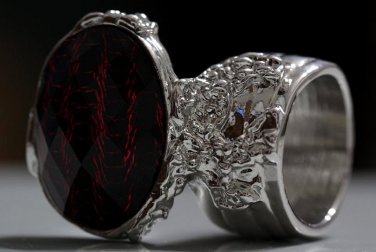 Arty Oval Ring Red Metallic Faceted Black Vintage Silver Chunky Knuckle Art Statement Size 9