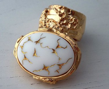 Arty Oval Ring White Gold Abstract Vintage Glass Knuckle Art Designer Statement Jewelry Size 4.5