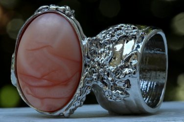 Arty Oval Ring Peach Swirl Silver Vintage Chunky Armor Knuckle Art Avant Garde Statement Size 10