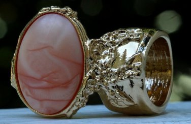Arty Oval Ring Peach Swirl Gold Vintage Chunky Armor Knuckle Art Avant Garde Statement Size 6