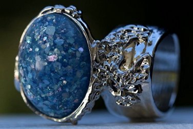 Arty Oval Ring Blue Glitter Opal Vintage Designer Silver Chunky Armor Knuckle Art Statement Size 8
