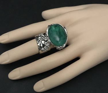 Arty Oval Ring Green Emerald Marble Swirl Silver Knuckle Art Avant Garde Chunky Statement Size 8
