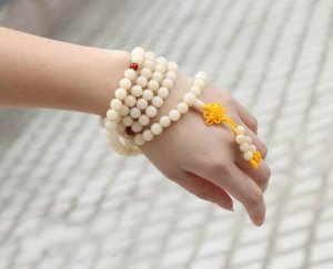 Tibetan Buddhist natural white Bodhi / white Jadeite Jade 108 beaded meditation Prayer Beads Mala