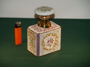 An Antique Capodimonte Porcelain Tea Caddy.