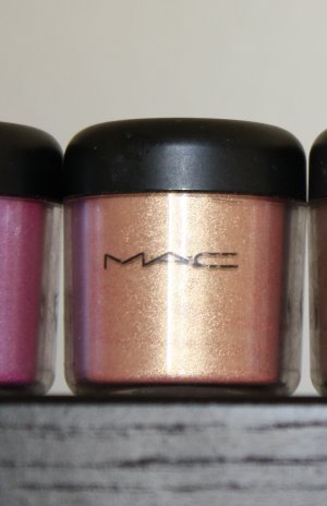 MAC pigment 1/4 tsp. sample Melon RARE *FREE SHIP*