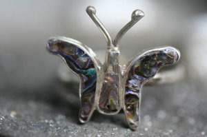 VINTAGE MEXICO STERLING ABALONE SHELL BUTTERFLY RING