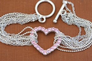 STUNNING SILVER RHINESTONE HEART LINK CHAIN BRACELET