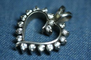 STERLING SILVER CUBIC ZERCONIA HEART PENDANT