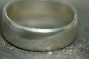 STERLING SILVER BAND RING SIGNED