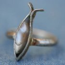 VINTAGE MEXICO ALPACA ABALONE SHELL FISH RING
