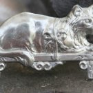 COSTUME JEWELRY PEWTER CAT ON SHELF PIN