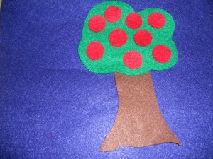 11 Piece Apple Tree Felt Board Set